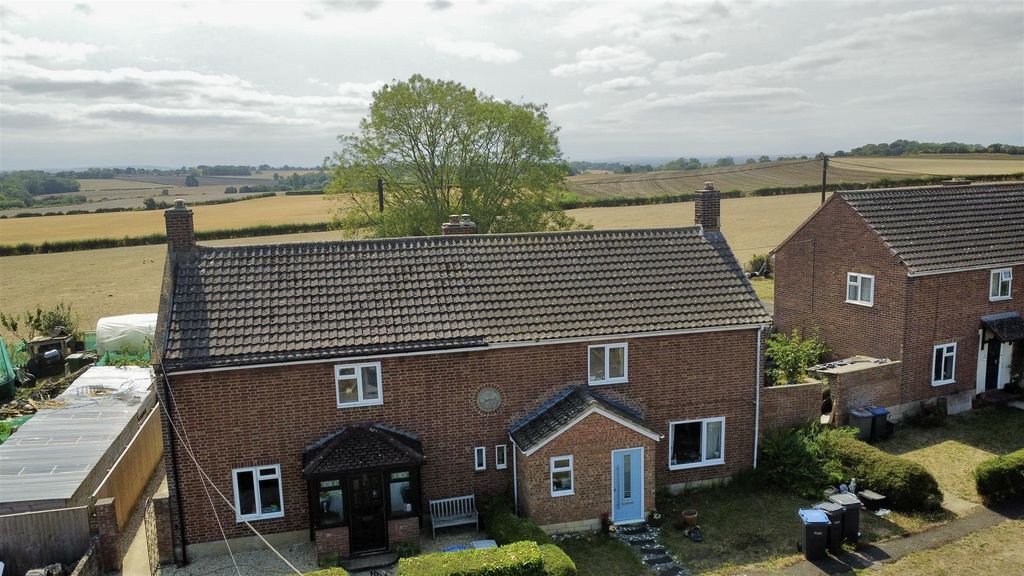 Property photo 1 of 19 Dji_Fly_20250818_142304_989_1756294206049_Photo_Op