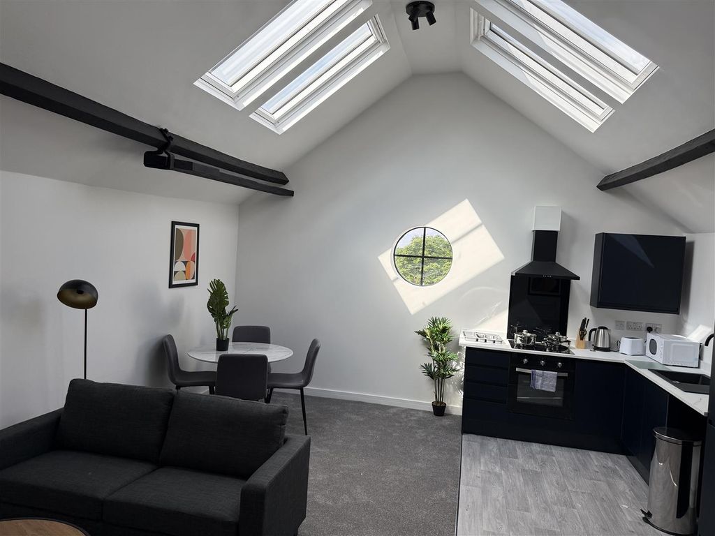 Property photo 1 of 19 20260616-Interior-7-Gfggzkhxfxvl31Nq.Jpeg