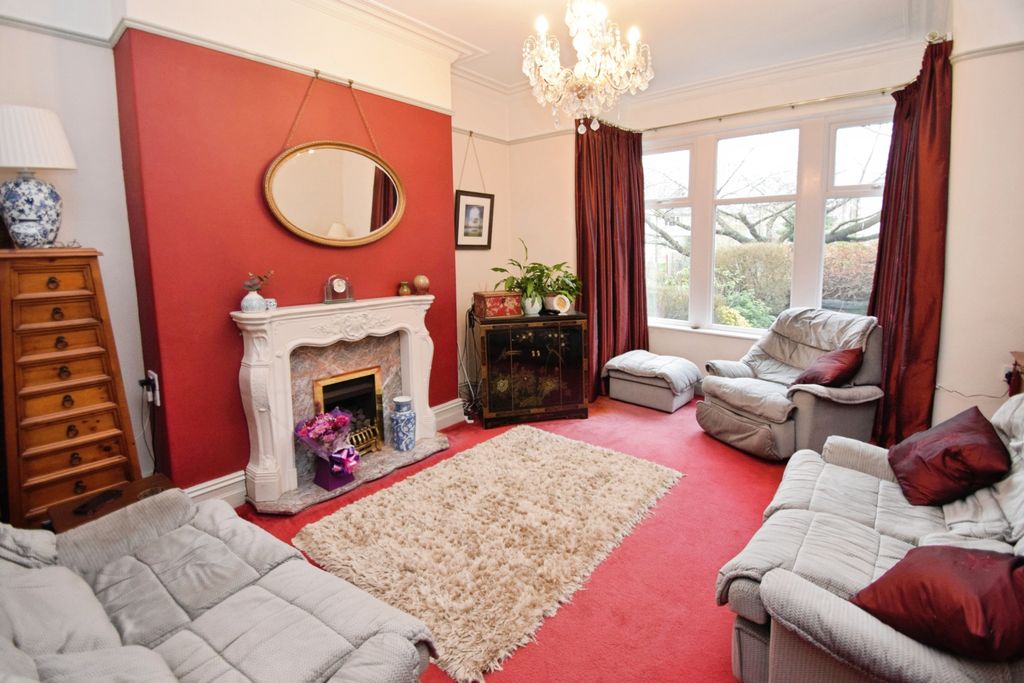 Property photo 2 of 35