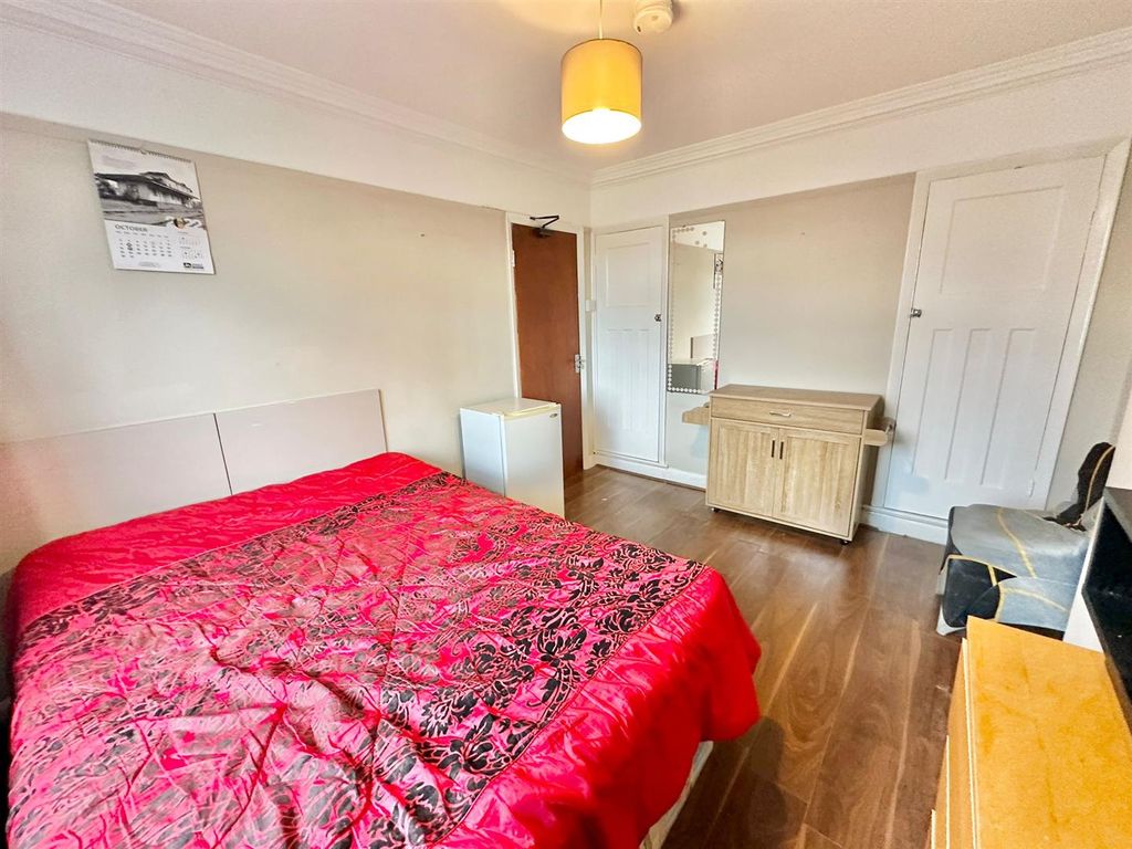 Property photo 3 of 4 Room 1.Jpeg