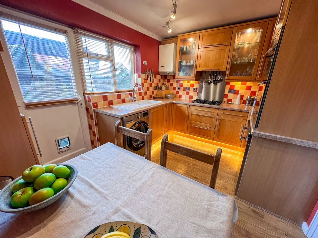 Property photo 2 of 27