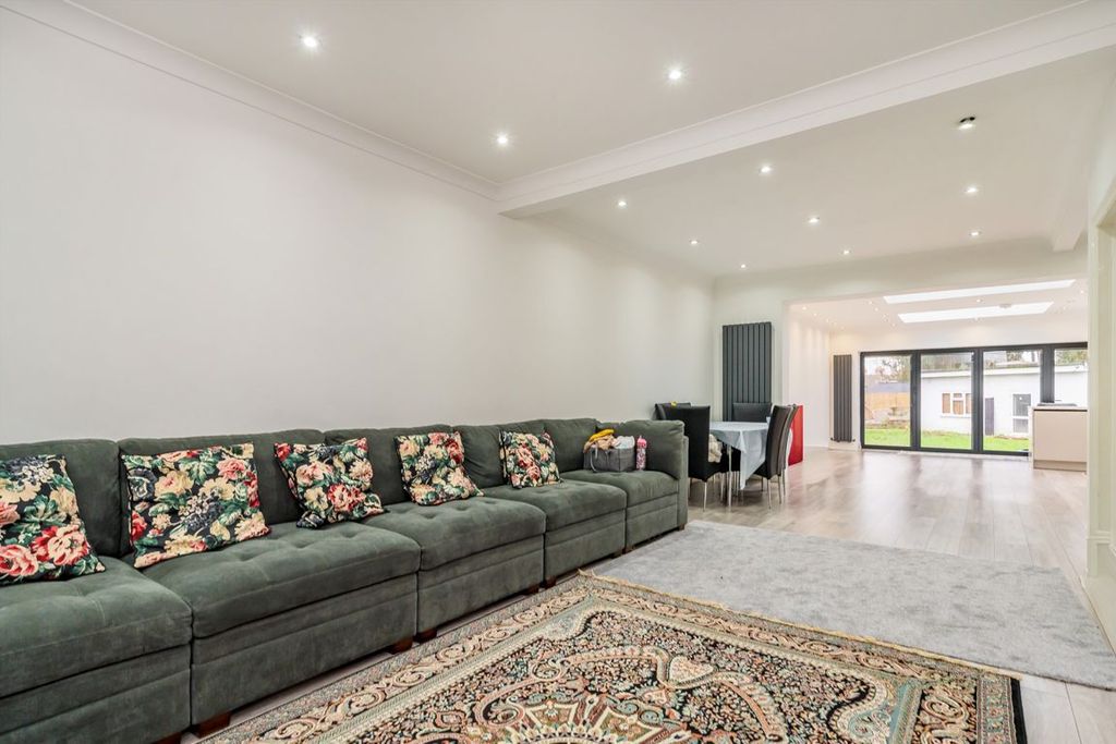 Property photo 3 of 7