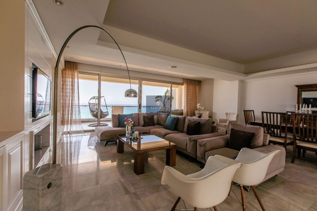 Property photo 1 of 50