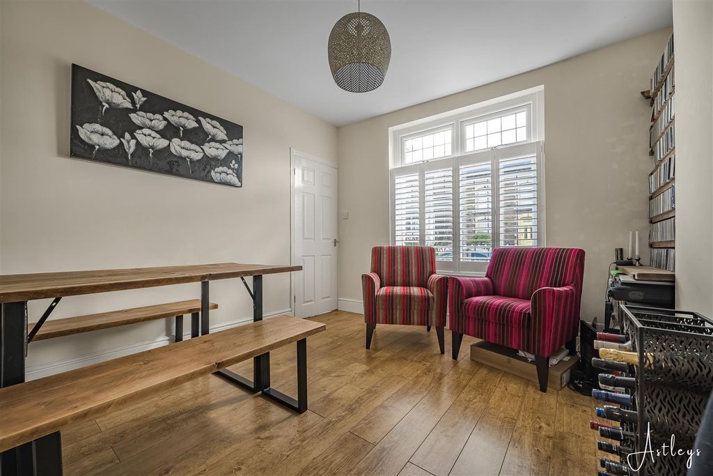Property photo 3 of 24 Dining Room