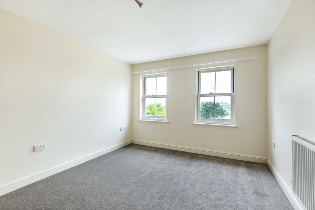 Property photo 3 of 7 Lounge Area