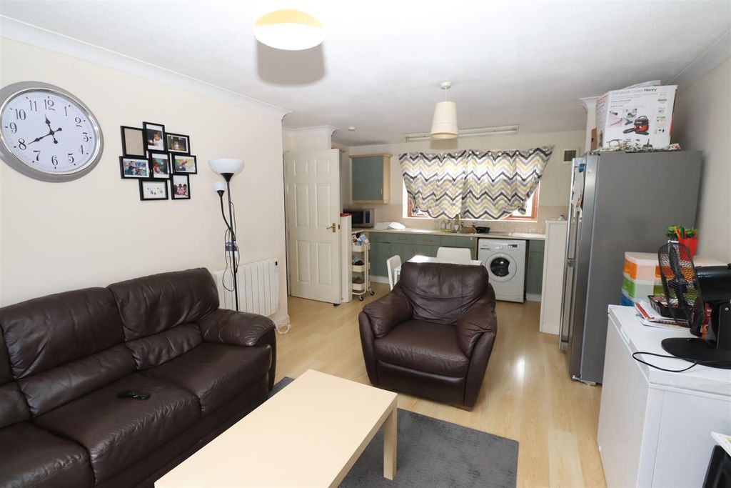Property photo 3 of 7