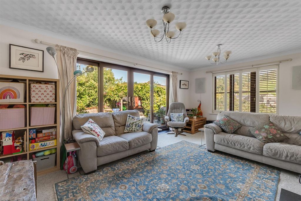 Property photo 3 of 22 Sitting Room