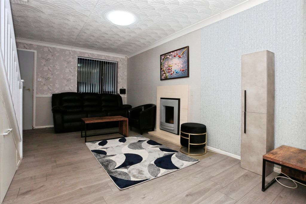 Property photo 2 of 20 Lounge