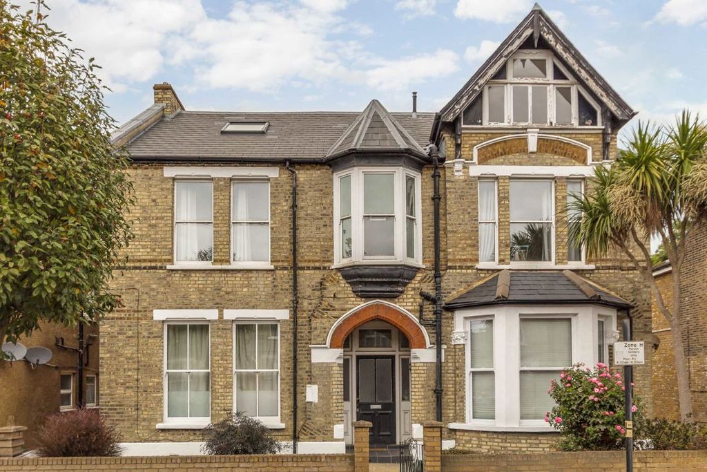 Property photo 1 of 6