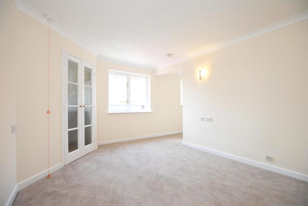 Property photo 3 of 11