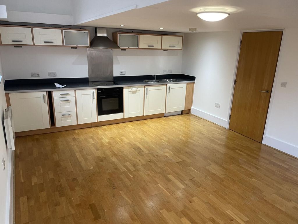 Property photo 2 of 9 Kitchen