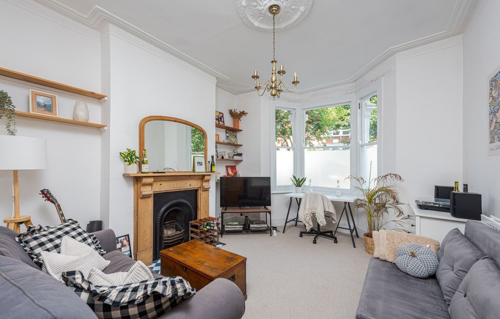 Property photo 1 of 6