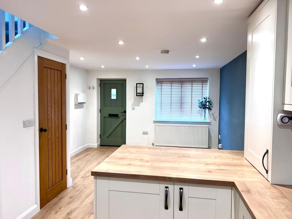 Property photo 3 of 12 B2