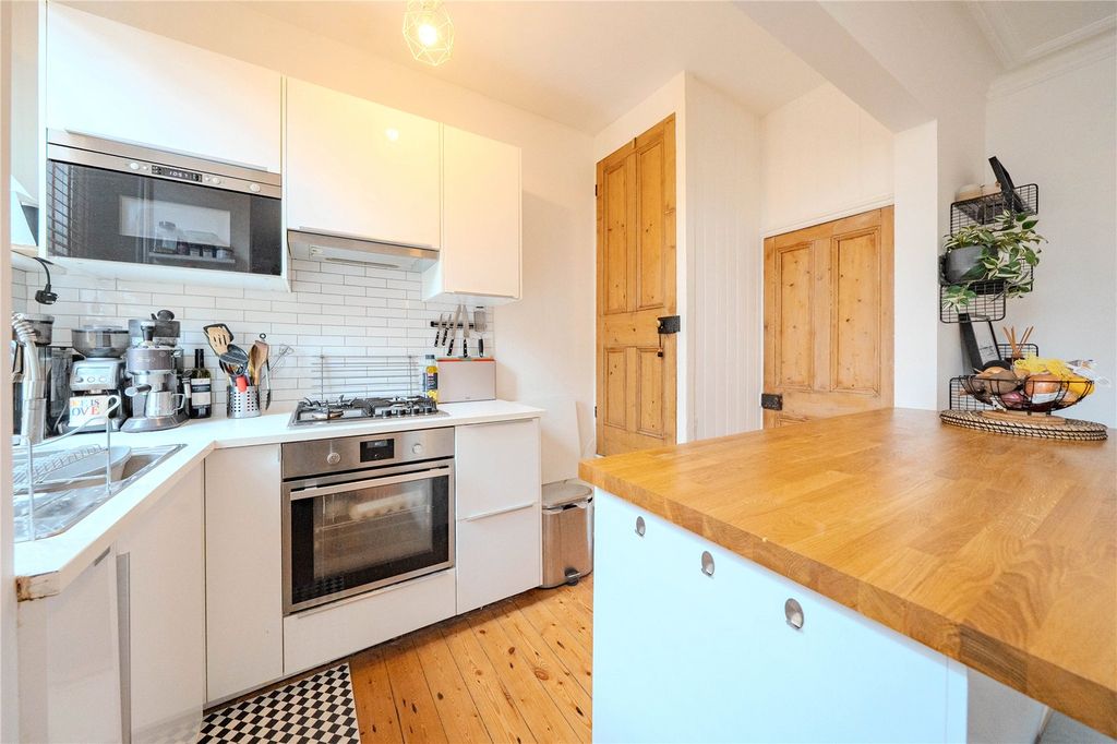 Property photo 2 of 10 Picture No. 31