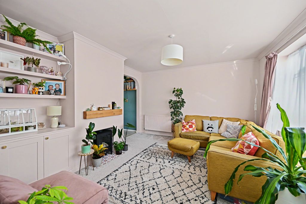 Property photo 2 of 20