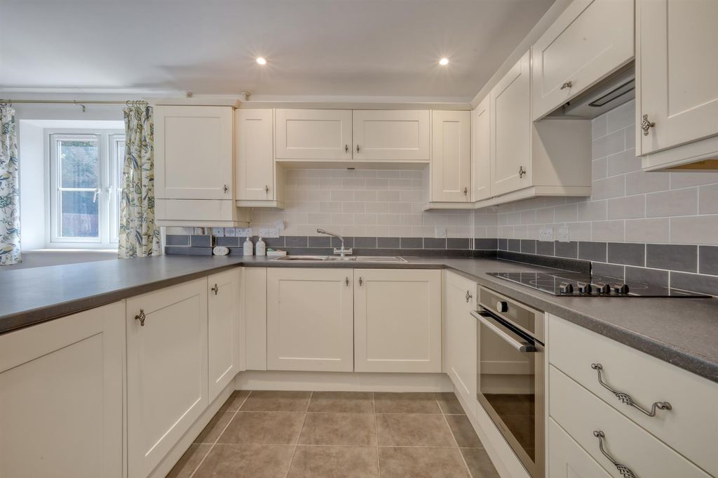 Property photo 3 of 13 Kitchen