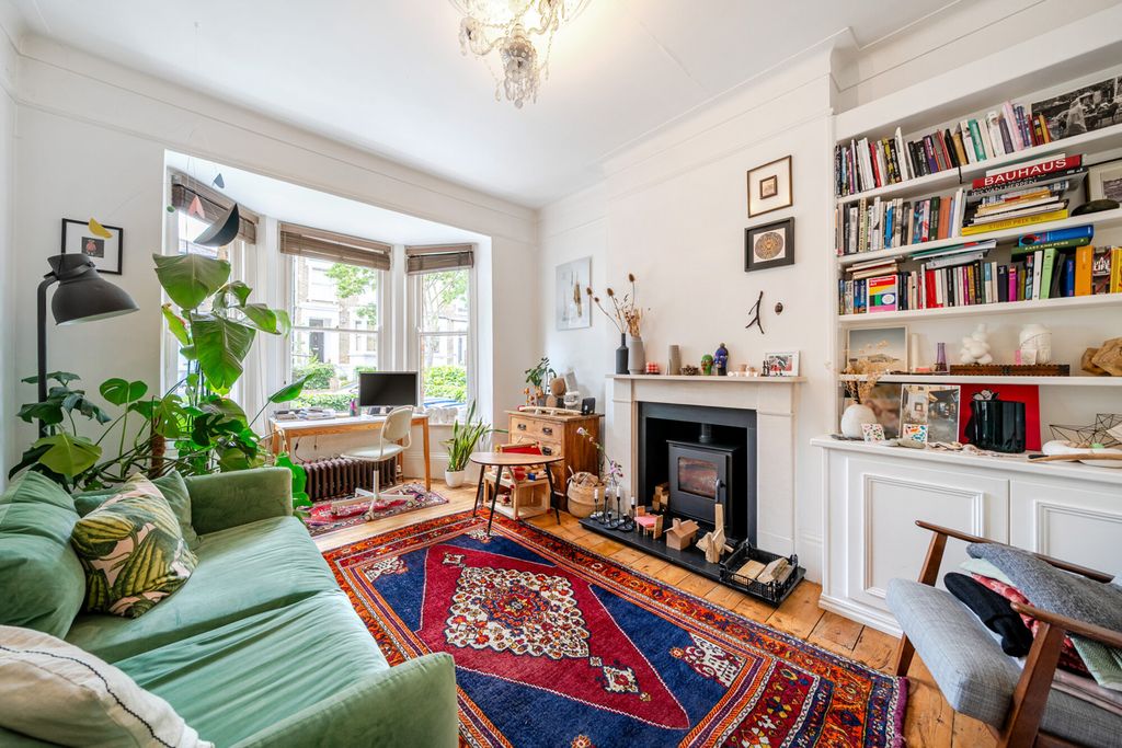 Property photo 2 of 18 1467891-18-6A184d...