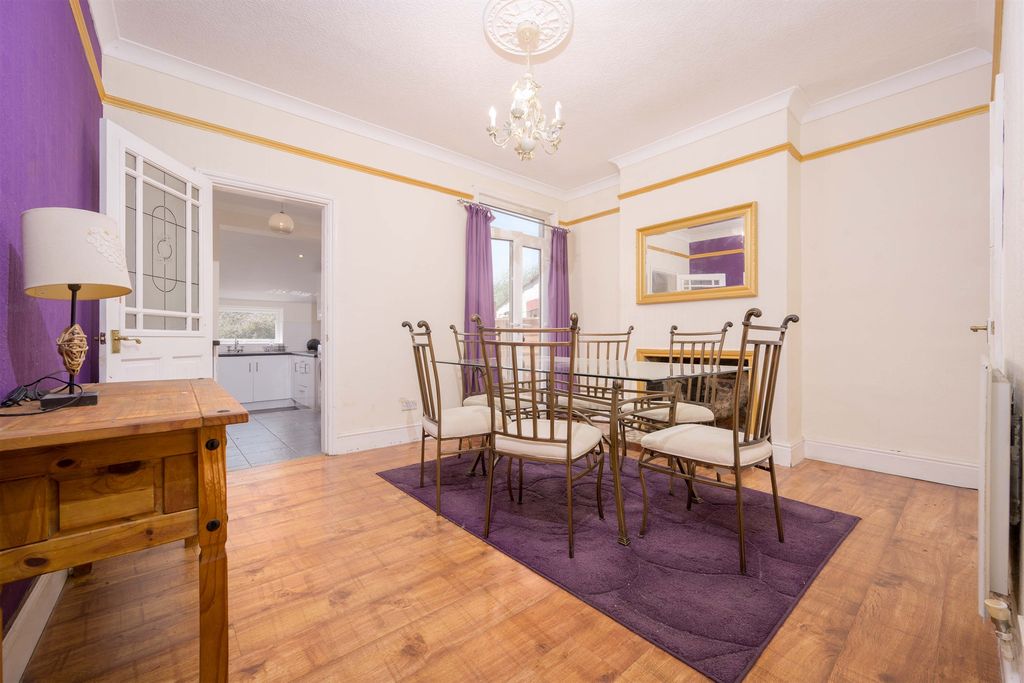 Property photo 3 of 8 Dining Room