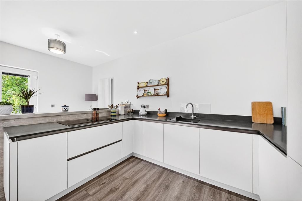 Additional image 5 of 2 bed flat for saleDrummond Hill, Inverness IV2