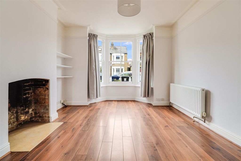 Property photo 2 of 17