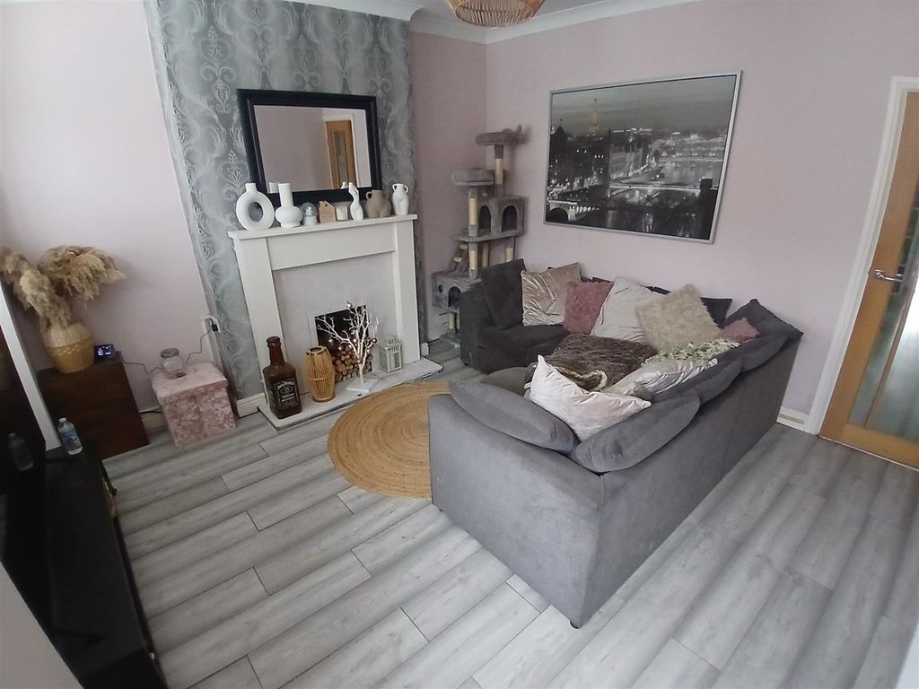 Property photo 3 of 22