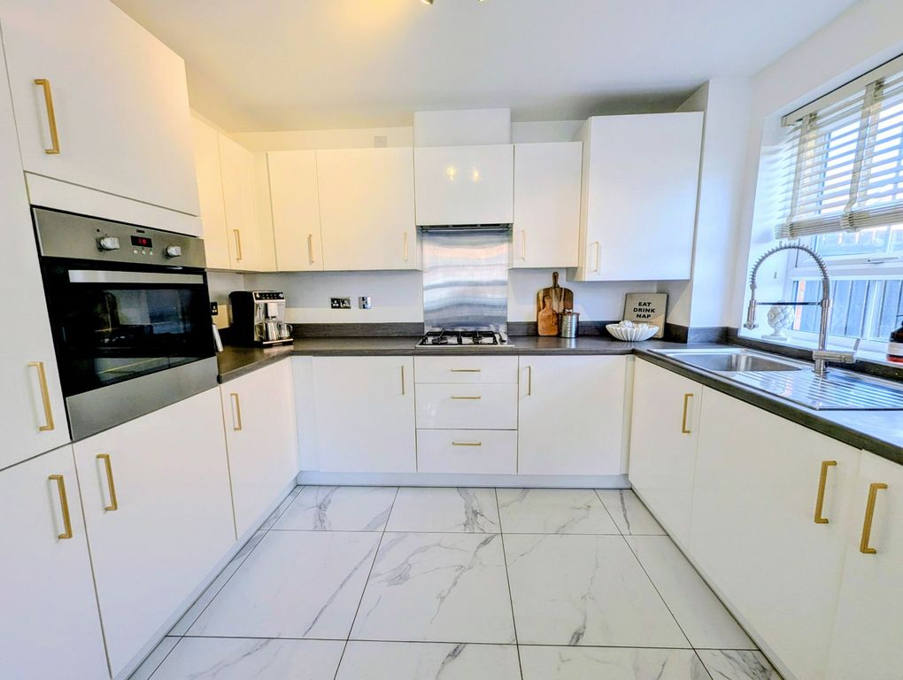 Property photo 3 of 26