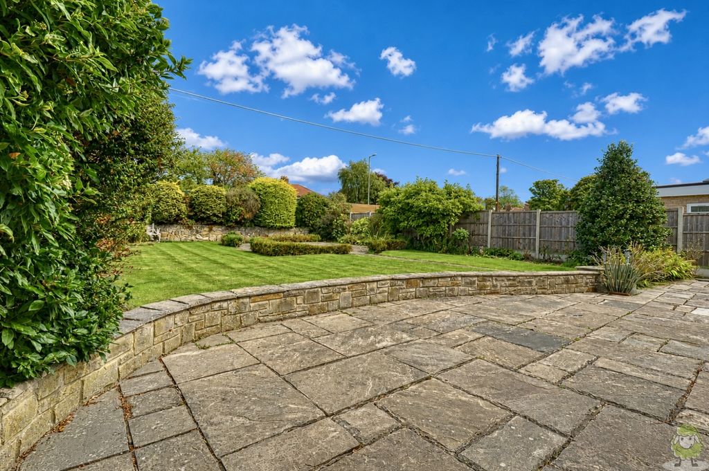 Property photo 3 of 18