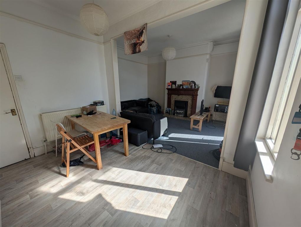 Property photo 3 of 10 Living Room/Dining Room