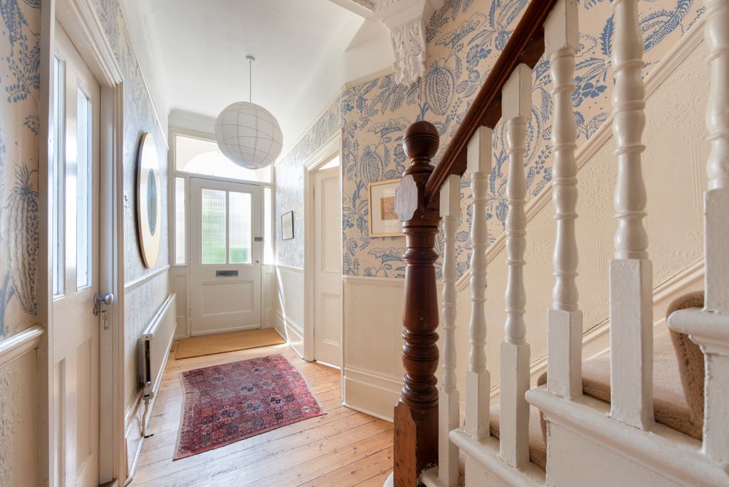Property photo 3 of 40 3794073