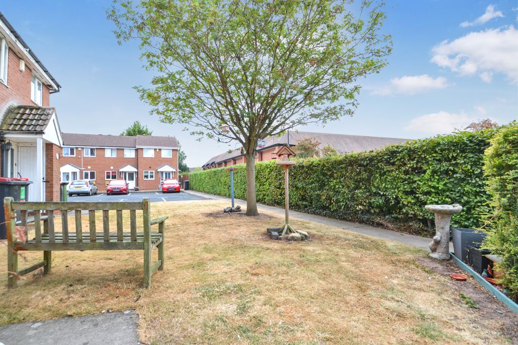 Property photo 2 of 8 Communal Garden
