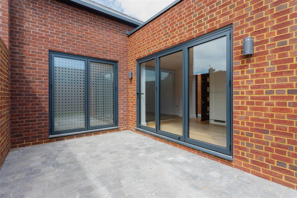 Property photo 3 of 16 Photo 4.Jpg