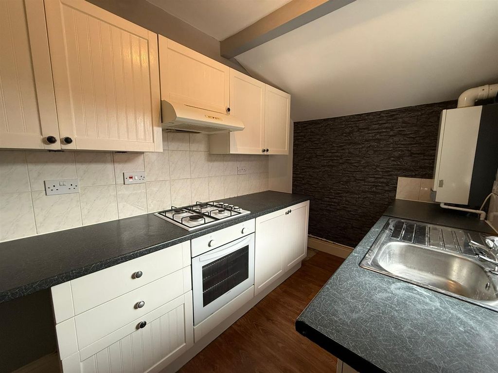 Property photo 3 of 8 Main Kitchen1.Jpeg