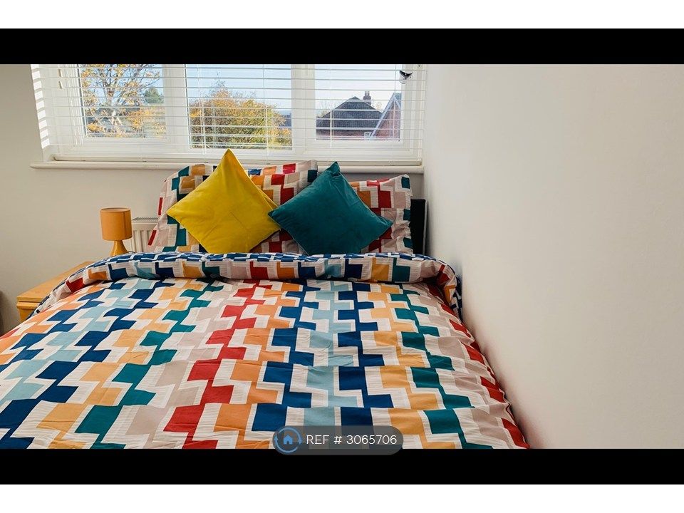 Property photo 1 of 14 The Room