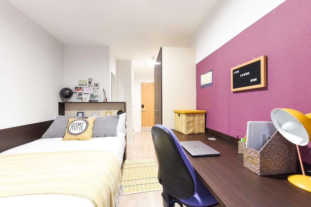 Property photo 1 of 34