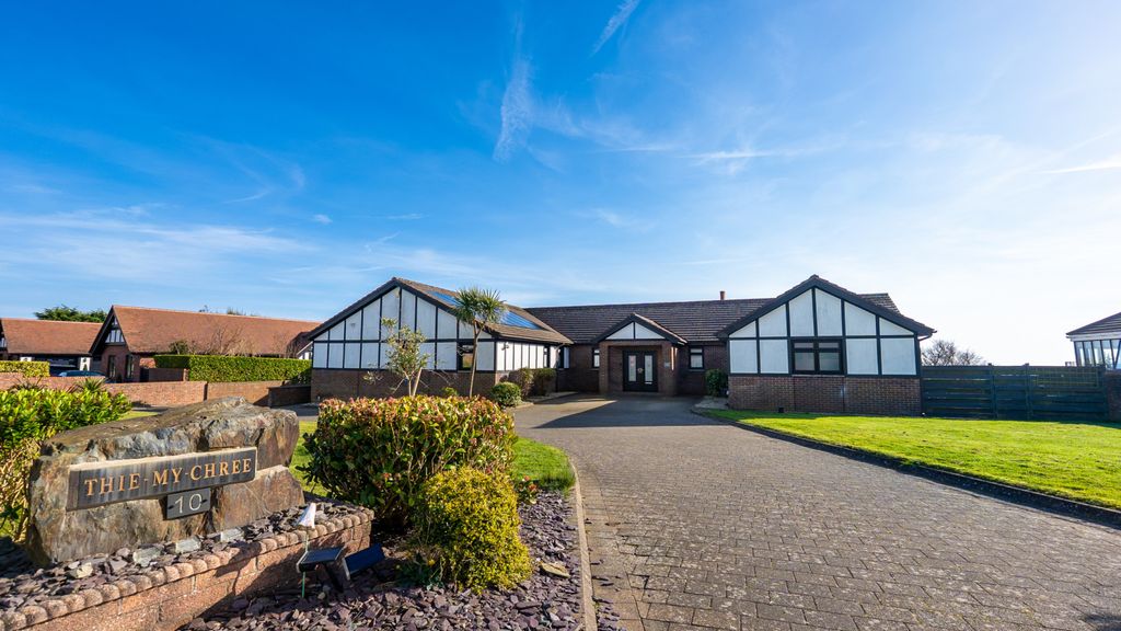 Property photo 3 of 47