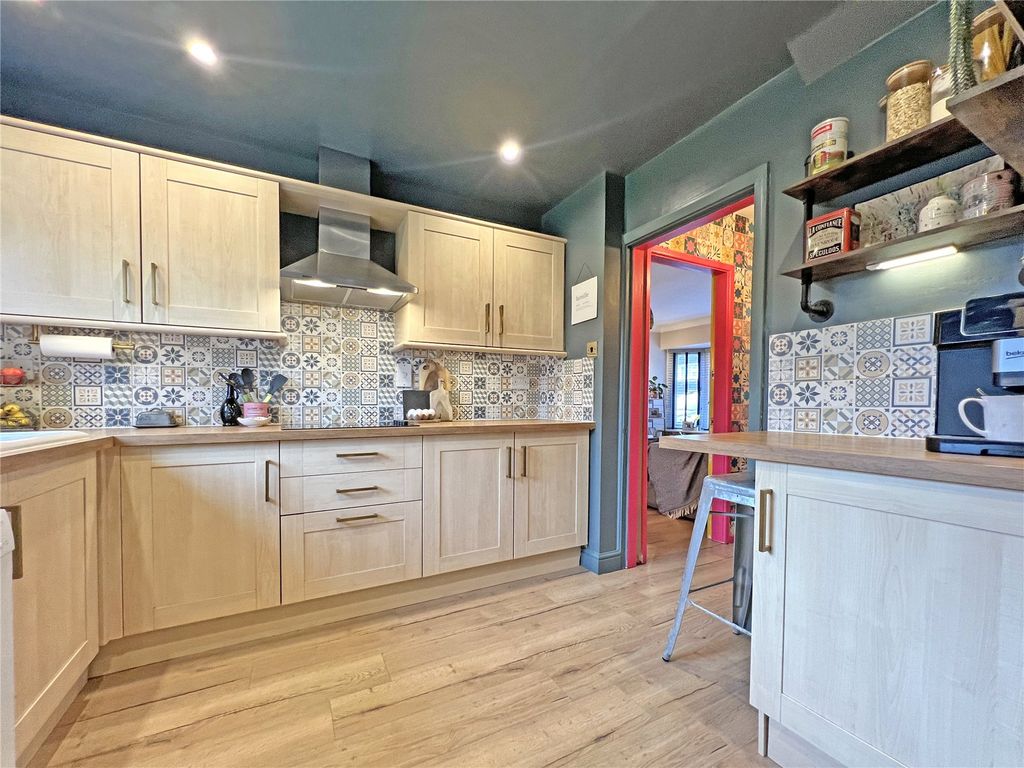 Property photo 3 of 25 Picture No. 27