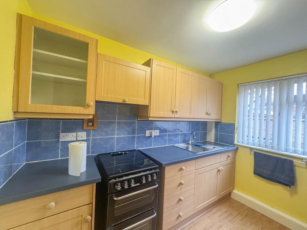 Property photo 2 of 19 Kitchen