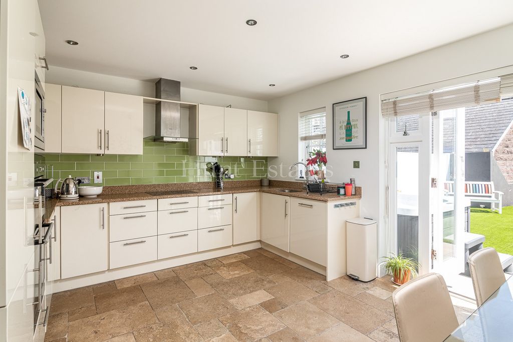 Property photo 2 of 20 Not Specified