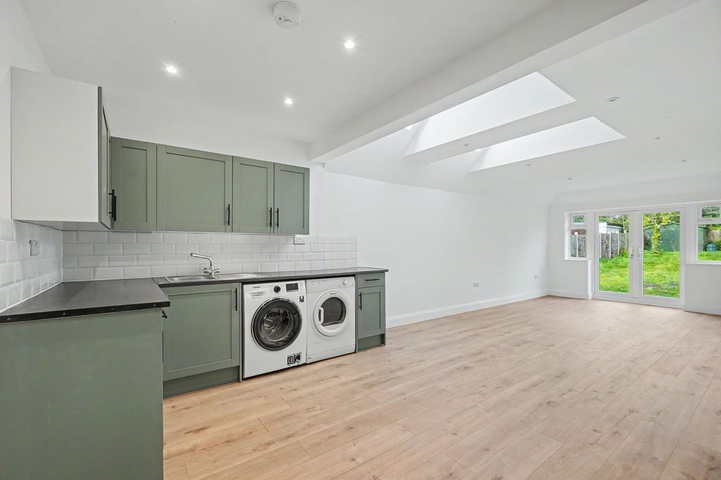 Property photo 2 of 24