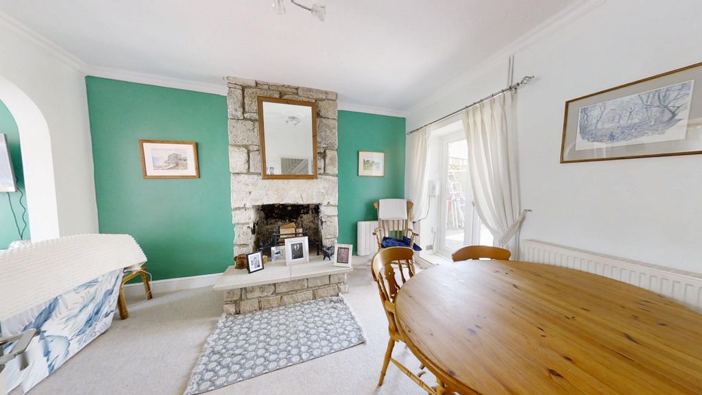 Property photo 3 of 32 Southwell-Street-Portland-Dorset-UK-05112026_150506