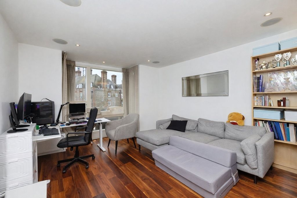 Property photo 3 of 7