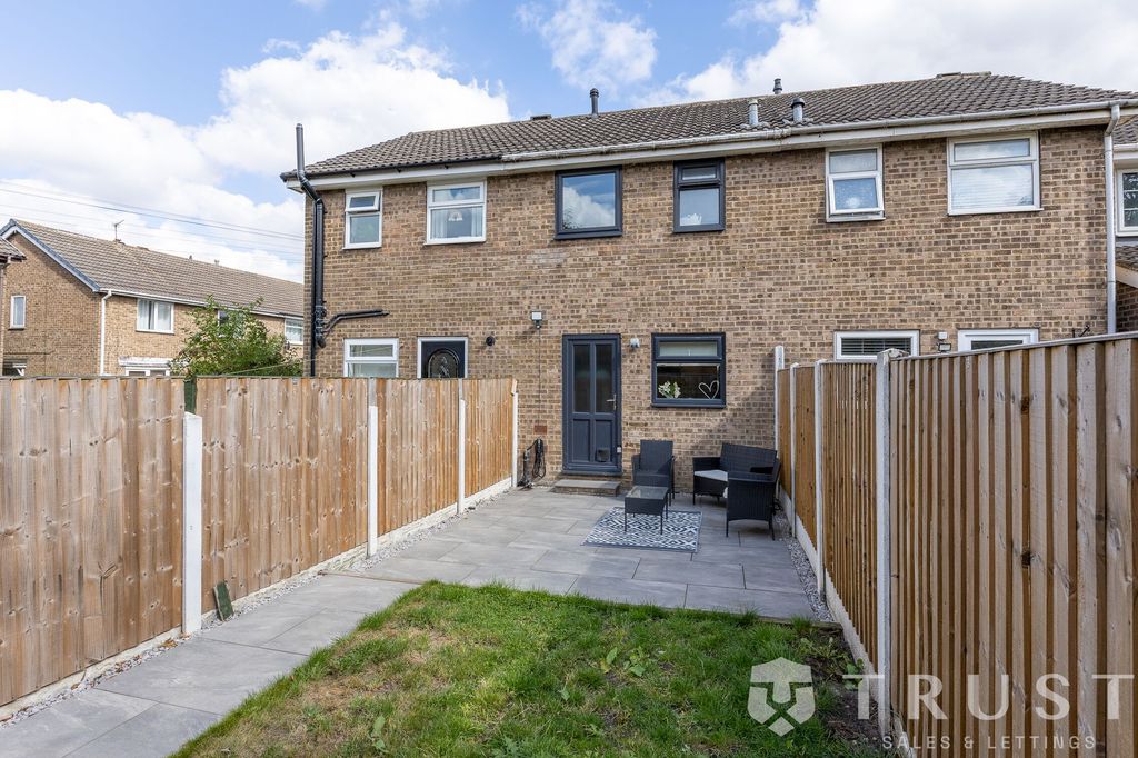 Property photo 2 of 26