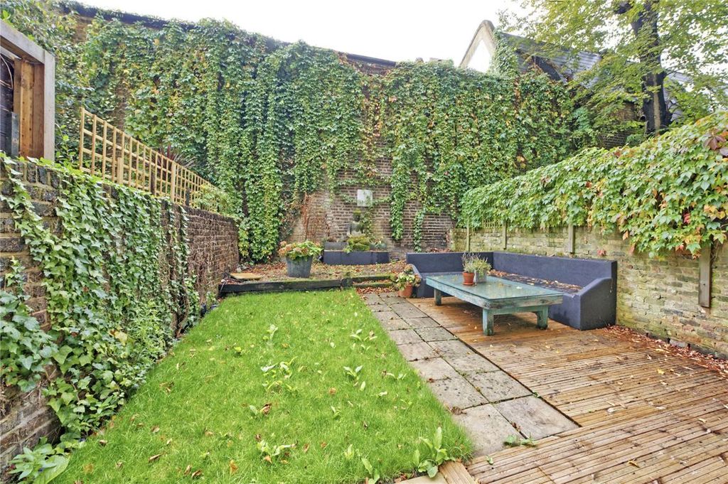 Property photo 3 of 11