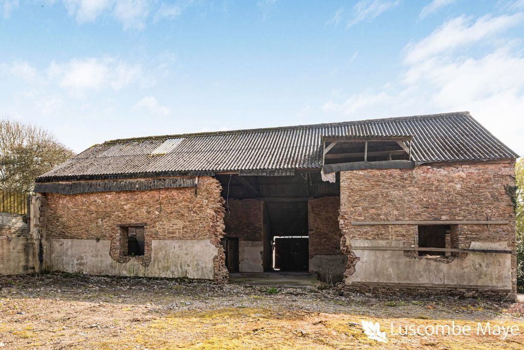 Property photo 2 of 16