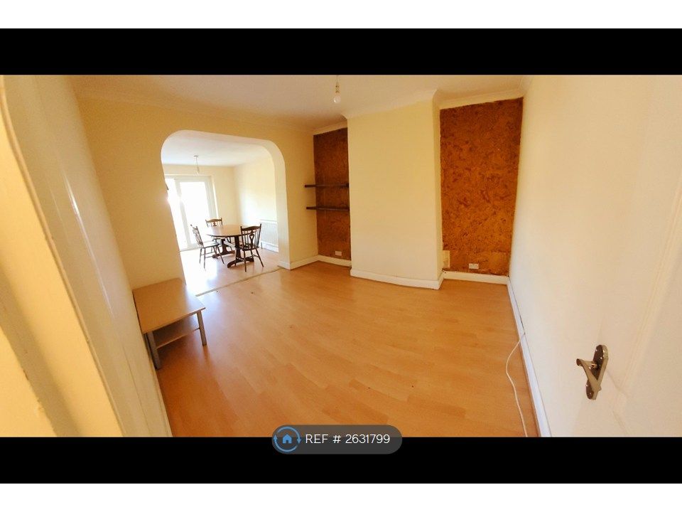 Property photo 1 of 15 Lounge