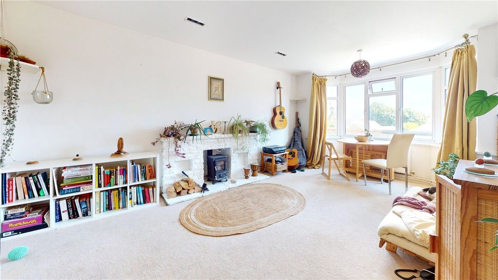 Property photo 2 of 8 Picture No. 10