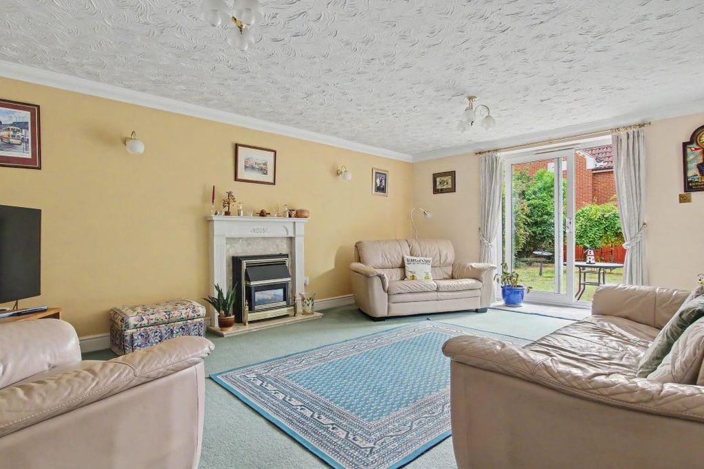 Property photo 3 of 26 Img_0078-Img_0080.Jpg