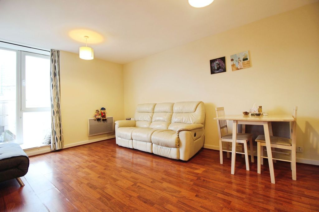 Property photo 3 of 11