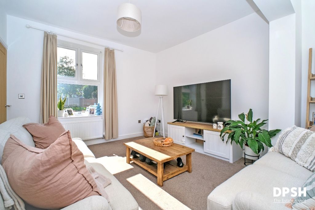 Property photo 2 of 30