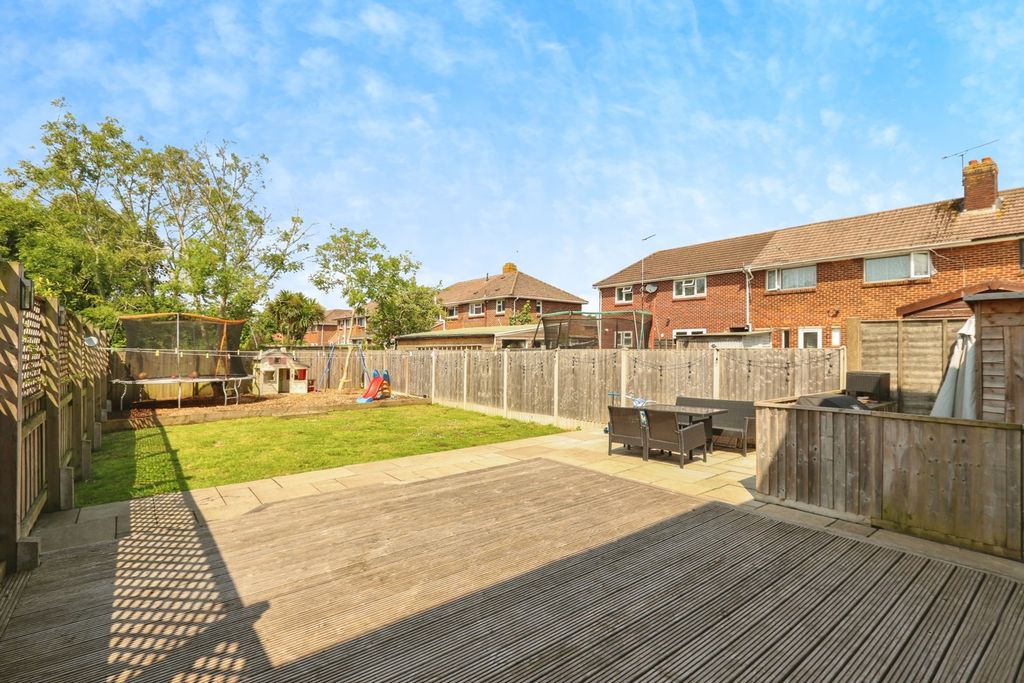 Property photo 2 of 17 Photo